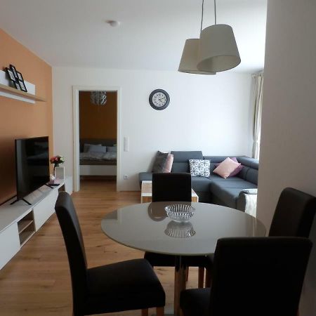 Spacious, Modern 1-Bdrm Apt Near Vic & Austria Ctr Daire Viyana Dış mekan fotoğraf