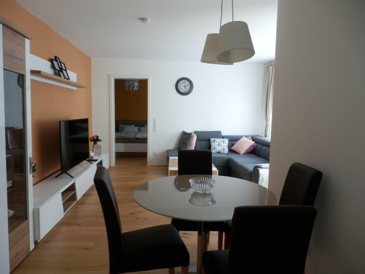 Spacious, Modern 1-Bdrm Apt Near Vic & Austria Ctr Daire Viyana Dış mekan fotoğraf