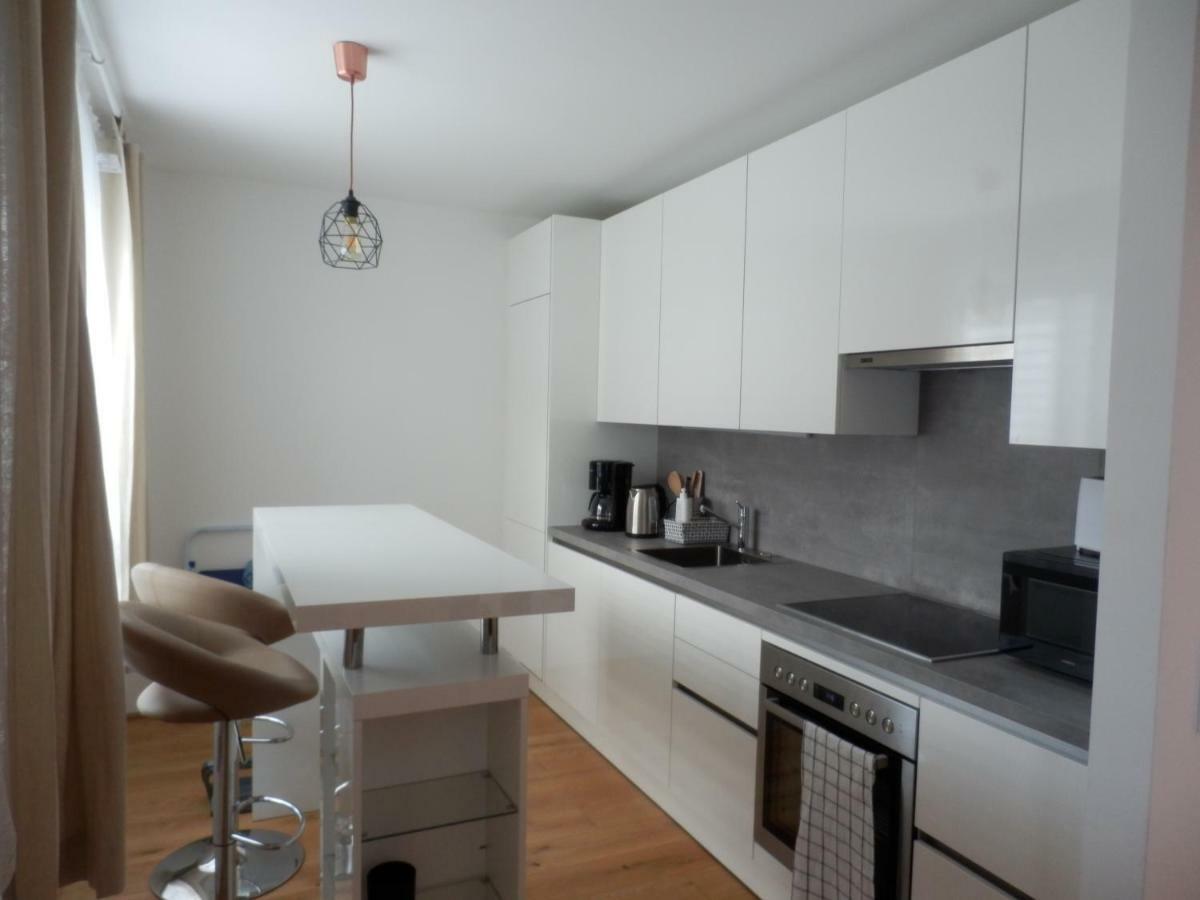 Spacious, Modern 1-Bdrm Apt Near Vic & Austria Ctr Daire Viyana Dış mekan fotoğraf