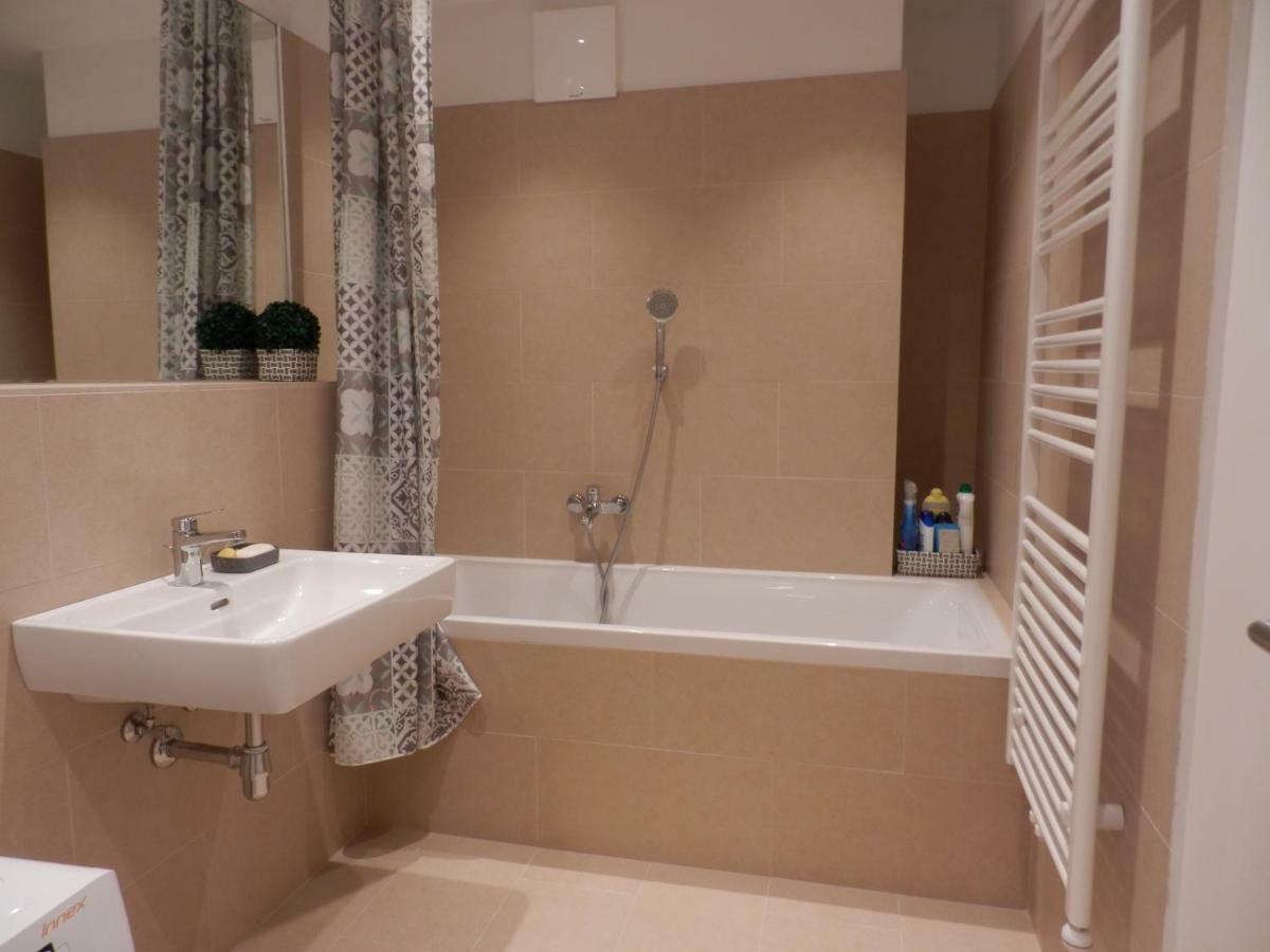 Spacious, Modern 1-Bdrm Apt Near Vic & Austria Ctr Daire Viyana Dış mekan fotoğraf