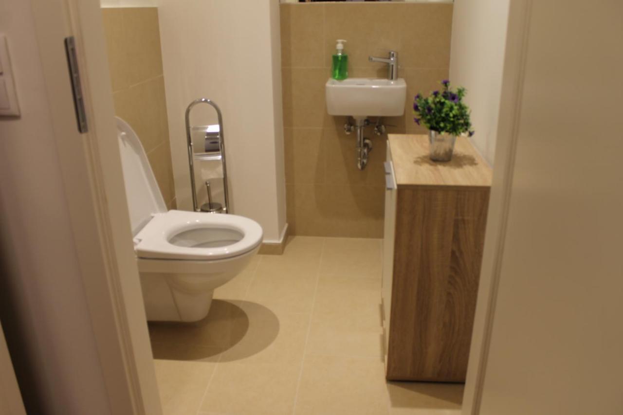 Spacious, Modern 1-Bdrm Apt Near Vic & Austria Ctr Daire Viyana Dış mekan fotoğraf